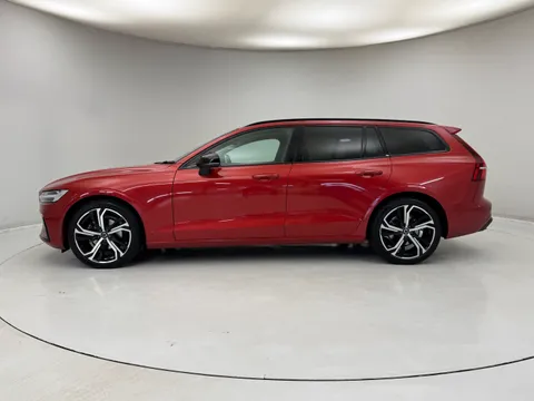 DU75WDF Volvo V60 2.0 B4P Ultra Dark 5dr Auto Thumbnail #2