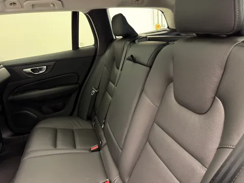 DU75WDF Volvo V60 2.0 B4P Ultra Dark 5dr Auto Thumbnail #11