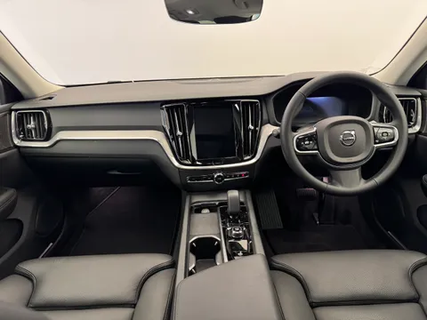 DU75WDF Volvo V60 2.0 B4P Ultra Dark 5dr Auto Thumbnail #12