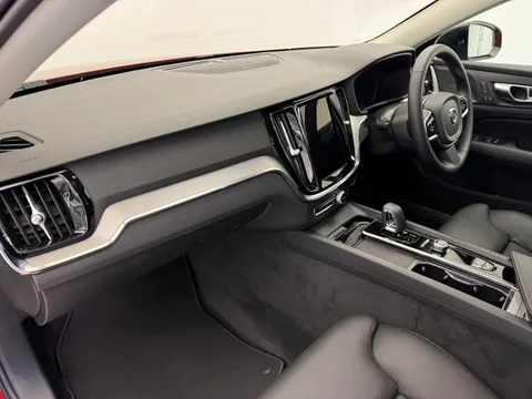 DU75WDF Volvo V60 2.0 B4P Ultra Dark 5dr Auto Thumbnail #13