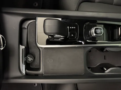 DU75WDF Volvo V60 2.0 B4P Ultra Dark 5dr Auto Thumbnail #15