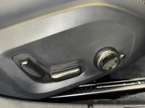 DU75WDF Volvo V60 2.0 B4P Ultra Dark 5dr Auto Thumbnail #21