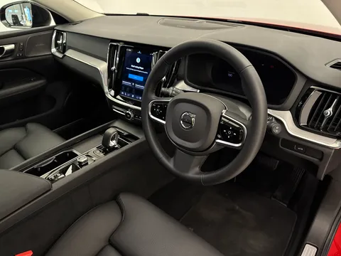 DU75WDF Volvo V60 2.0 B4P Ultra Dark 5dr Auto Thumbnail #10