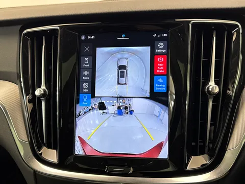 DU75WDF Volvo V60 2.0 B4P Ultra Dark 5dr Auto Thumbnail #26