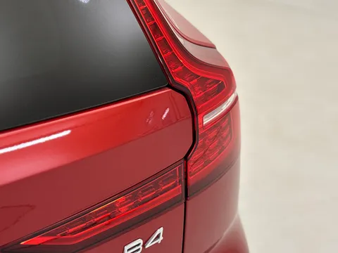 DU75WDF Volvo V60 2.0 B4P Ultra Dark 5dr Auto Thumbnail #37