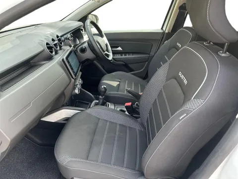 DX24XML Dacia Duster 1.3 TCe 130 Journey 5dr Thumbnail #4