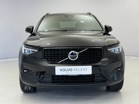 RE25OVX Volvo XC40 2.0 B3P Plus Dark 5dr Auto Thumbnail #4