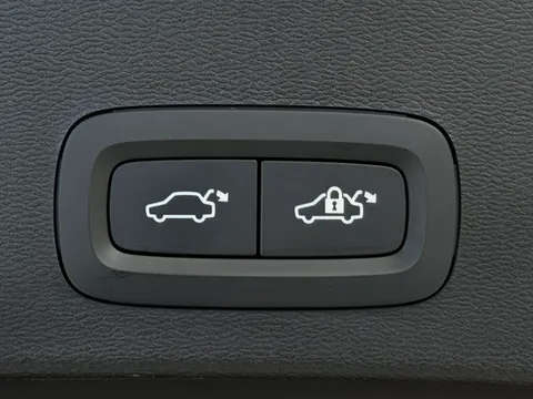 RE25OVX Volvo XC40 2.0 B3P Plus Dark 5dr Auto Thumbnail #28