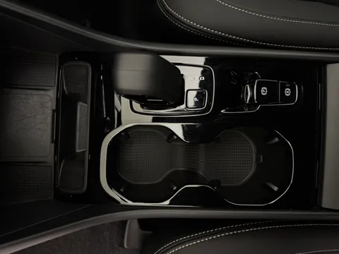 RE25OVX Volvo XC40 2.0 B3P Plus Dark 5dr Auto Thumbnail #16