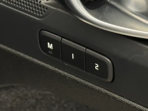 RE25OVX Volvo XC40 2.0 B3P Plus Dark 5dr Auto Thumbnail #19