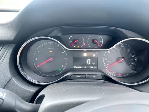 LV68YJC Vauxhall Grandland X 1.2 Turbo Sport Nav 5dr Auto [8 Speed] Thumbnail #26