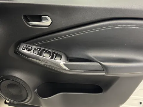 DS23XFT Nissan Juke 1.0 DiG-T 114 N-Connecta 5dr Thumbnail #21