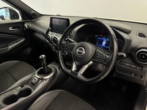 DS23XFT Nissan Juke 1.0 DiG-T 114 N-Connecta 5dr Thumbnail #23