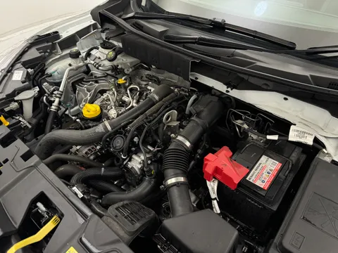 DS23XFT Nissan Juke 1.0 DiG-T 114 N-Connecta 5dr Thumbnail #31