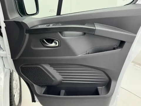 DL75WPM Renault Trafic LL30 Blue dCi 150 Extra [Safety] Van EAG9 Thumbnail #14