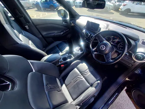 DF22WHJ Nissan Juke 1.6 Hybrid Premiere Edition 5dr Auto Thumbnail #2