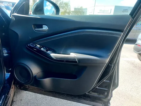 DF22WHJ Nissan Juke 1.6 Hybrid Premiere Edition 5dr Auto Thumbnail #11