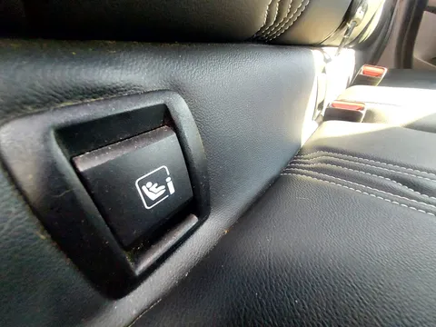 DF22WHJ Nissan Juke 1.6 Hybrid Premiere Edition 5dr Auto Thumbnail #12