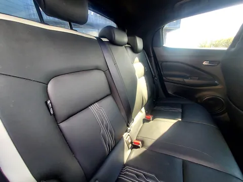 DF22WHJ Nissan Juke 1.6 Hybrid Premiere Edition 5dr Auto Thumbnail #15