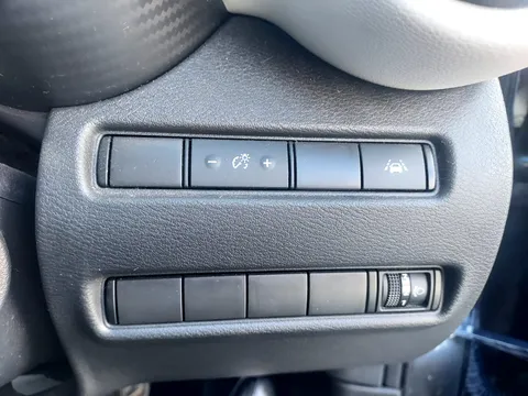 DF22WHJ Nissan Juke 1.6 Hybrid Premiere Edition 5dr Auto Thumbnail #29