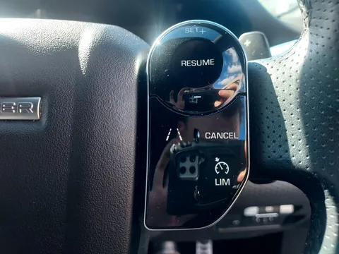 SL70EVF Land Rover Range Rover Evoque 2.0 D180 R-Dynamic S 5dr Auto Thumbnail #29