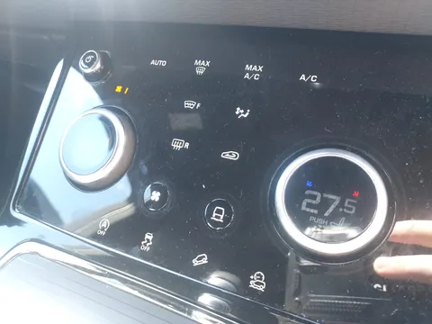 SL70EVF Land Rover Range Rover Evoque 2.0 D180 R-Dynamic S 5dr Auto Thumbnail #30