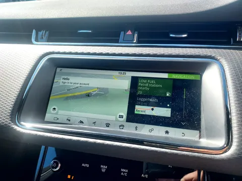 SL70EVF Land Rover Range Rover Evoque 2.0 D180 R-Dynamic S 5dr Auto Thumbnail #31