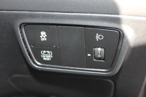 DS72BJJ Hyundai Tucson 1.6 TGDi Hybrid 230 Premium 5dr 2WD Auto Thumbnail #17