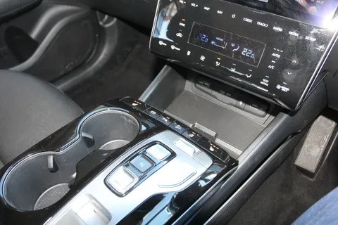 DS72BJJ Hyundai Tucson 1.6 TGDi Hybrid 230 Premium 5dr 2WD Auto Thumbnail #24