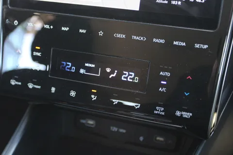 DS72BJJ Hyundai Tucson 1.6 TGDi Hybrid 230 Premium 5dr 2WD Auto Thumbnail #27