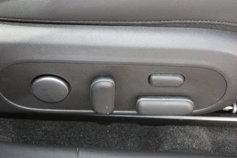 19 of 57 for Hyundai Ioniq 6 168kW Ultimate 77kWh 4dr Auto ZERO DEPOSIT FINANCE AVAILABLE