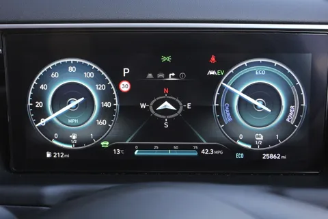 MA72VPP Hyundai Tucson 1.6 TGDi Hybrid 230 Premium 5dr 2WD Auto Thumbnail #17