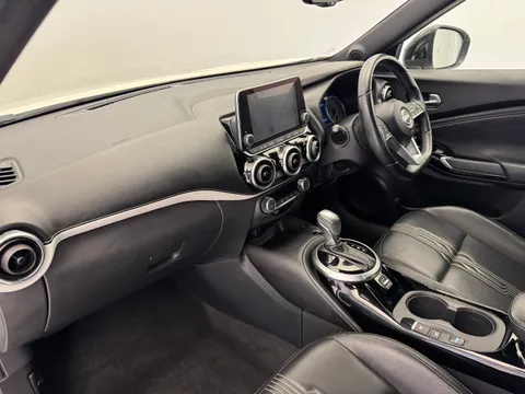 DU72BJX Nissan Juke 1.6 Hybrid Premiere Edition 5dr Auto Thumbnail #14