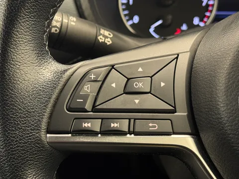 DN71RTZ Nissan Juke 1.0 DiG-T 114 N-Connecta 5dr Thumbnail #23