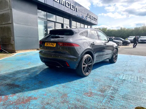DK71PHZ Jaguar E-Pace 2.0 D200 R-Dynamic SE 5dr Auto Thumbnail #8