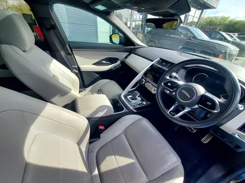 DK71PHZ Jaguar E-Pace 2.0 D200 R-Dynamic SE 5dr Auto Thumbnail #2
