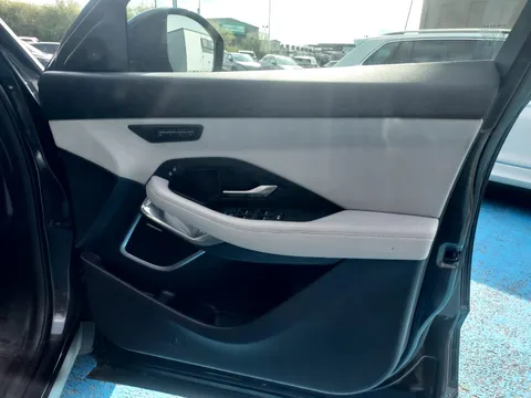 DK71PHZ Jaguar E-Pace 2.0 D200 R-Dynamic SE 5dr Auto Thumbnail #12