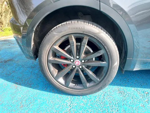 DK71PHZ Jaguar E-Pace 2.0 D200 R-Dynamic SE 5dr Auto Thumbnail #14