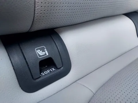 DK71PHZ Jaguar E-Pace 2.0 D200 R-Dynamic SE 5dr Auto Thumbnail #15