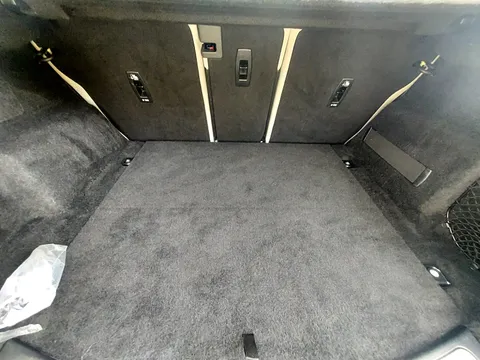 DK71PHZ Jaguar E-Pace 2.0 D200 R-Dynamic SE 5dr Auto Thumbnail #16