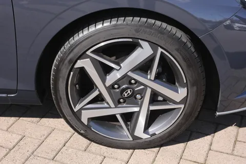 ML24NWR Hyundai i20 1.0T GDi Premium 5dr Thumbnail #4