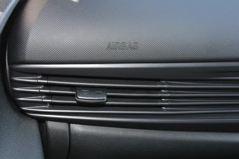 ML24NWR Hyundai i20 1.0T GDi Premium 5dr Thumbnail #8