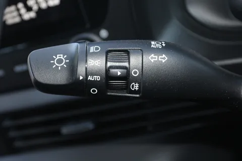 ML24NWR Hyundai i20 1.0T GDi Premium 5dr Thumbnail #19