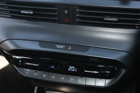 ML24NWR Hyundai i20 1.0T GDi Premium 5dr Thumbnail #24