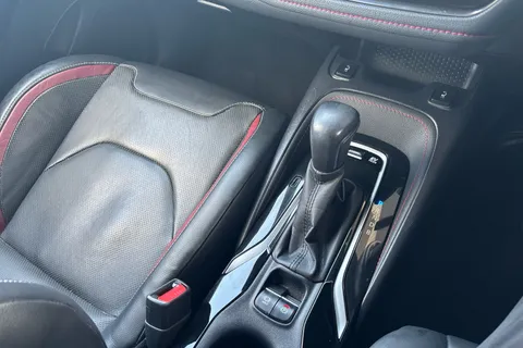 LS21VCV Toyota Corolla 1.8 VVT-i Hybrid Excel 5dr CVT Thumbnail #13