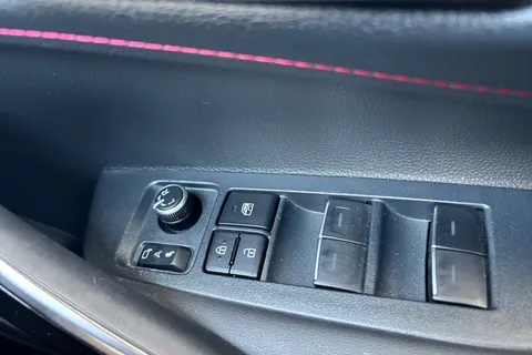 LS21VCV Toyota Corolla 1.8 VVT-i Hybrid Excel 5dr CVT Thumbnail #20