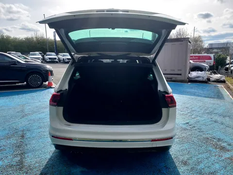 WJ20KBU Volkswagen Tiguan 1.5 TSi EVO 150 SEL 5dr DSG Thumbnail #10