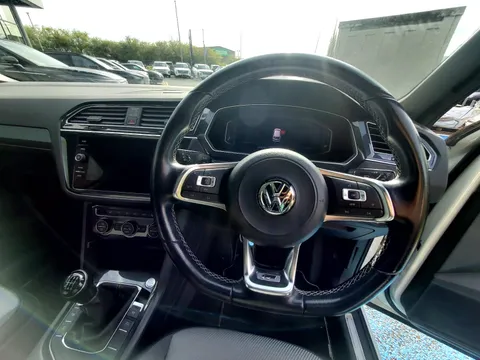 WJ20KBU Volkswagen Tiguan 1.5 TSi EVO 150 SEL 5dr DSG Thumbnail #2