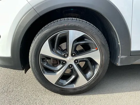 DU17EOX Hyundai Tucson 1.7 CRDi Blue Drive Sport Edition 5dr 2WD Thumbnail #12