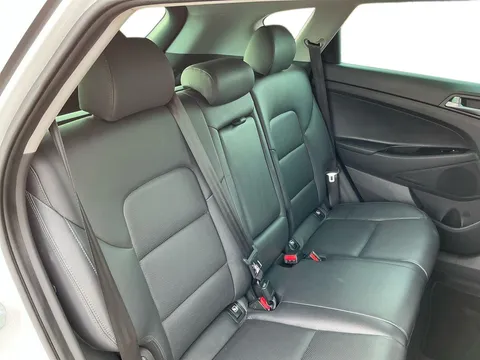 DU17EOX Hyundai Tucson 1.7 CRDi Blue Drive Sport Edition 5dr 2WD Thumbnail #13